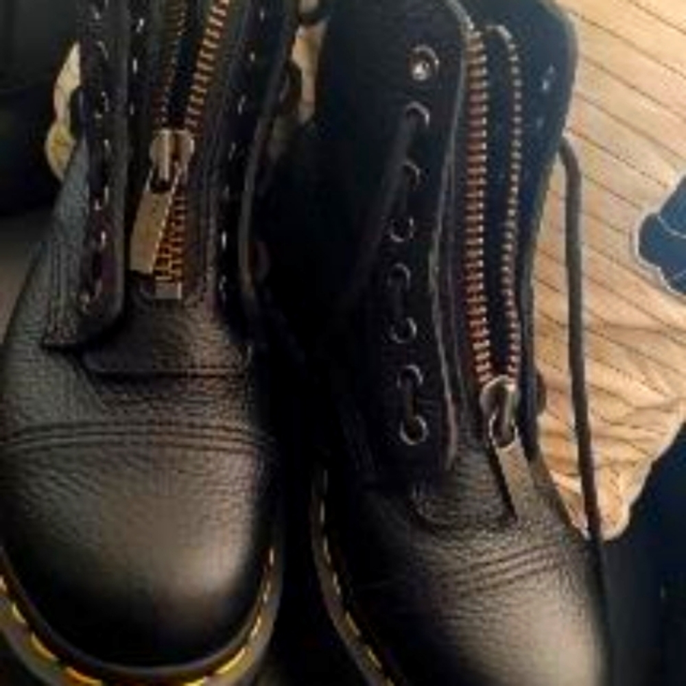 Dr.Martens airwair sinclair platform vintage leather black combat boots